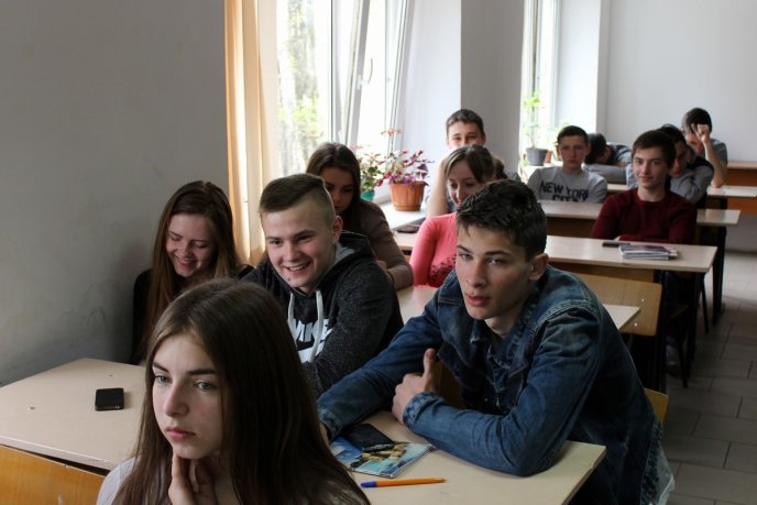 Львівська письменниця Галина Рис презентувала книги ужгородським студентам – 07