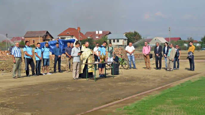 На Закарпатті відкрили та освятили "Минай-арену" – 13
