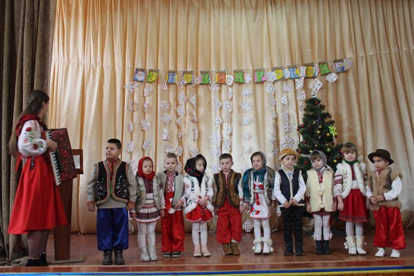 У Дубовому фестиваль «Вифлеємська зіронька» зібрав юних колядників   – 05