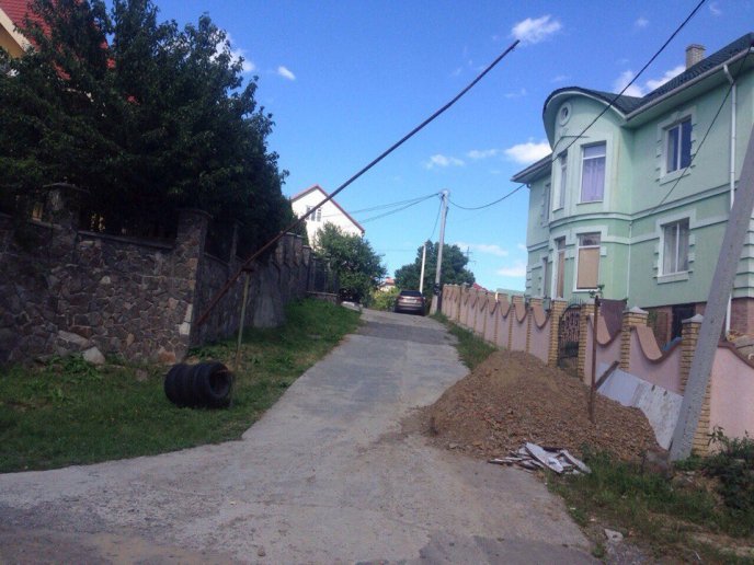 Муніципальна поліція Ужгорода виявила 25 незаконно встановлених обмежувачів руху – 03