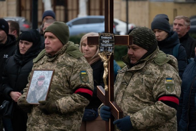 В обласному центрі попрощалися з молодшим сержантом, який загинув на війні – 03