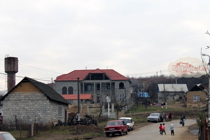 Батьки закарпатського Януковича “легально” обманюють державу та добудовують на дитячі гроші будинок (ФОТО) – 04