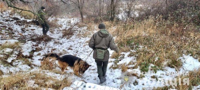 Водолази, нацгвардія і поліція шукають закарпатця, який загадково зник – 04
