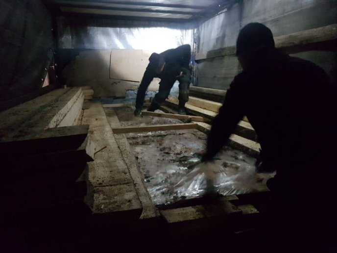 У вантажівці знайшли контрабанду на 1,5 мільйони – 09