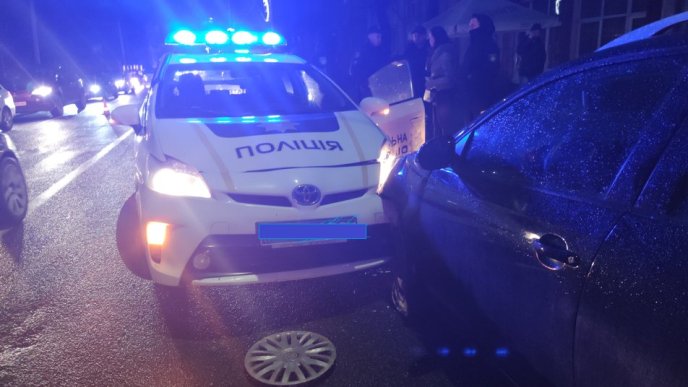 Ввечері сталася аварія: опубліковано фото з місця події – 02