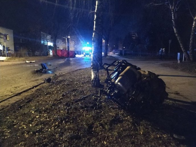 Двоє українців загинули у моторошній ДТП у Польщі – 03