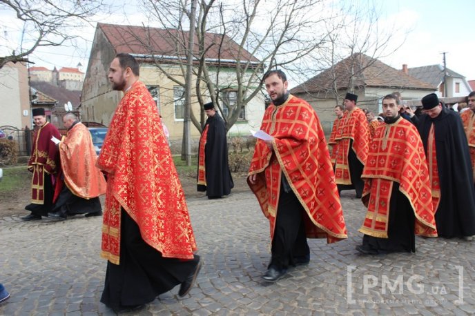 У Мукачеві вірники пройшли Хресну дорогу – 02