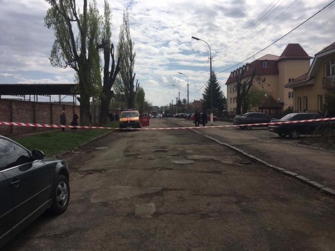 З’явились фото з місця ймовірного замінування "Закарпатгазу" в Ужгороді – 05