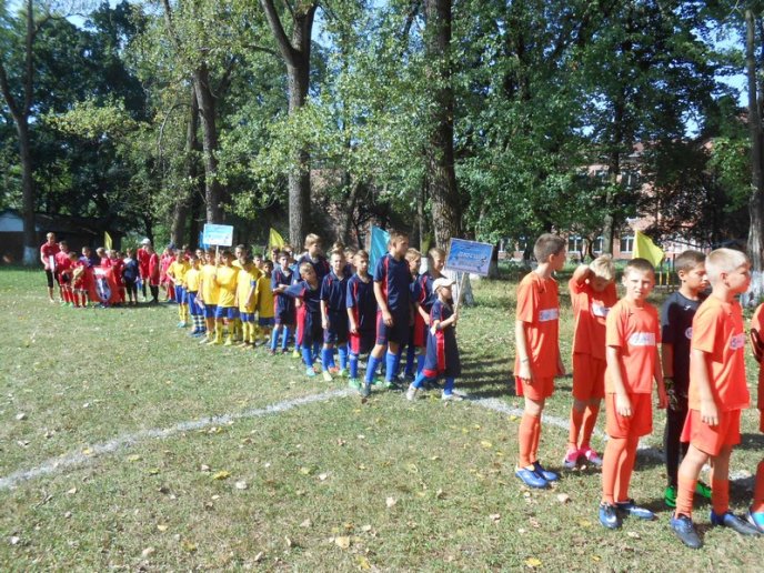 У Великому Бичкові відбувся дитячий турнір по футболу на кубок заслуженого майстра спорту Івана Яремчука  – 10