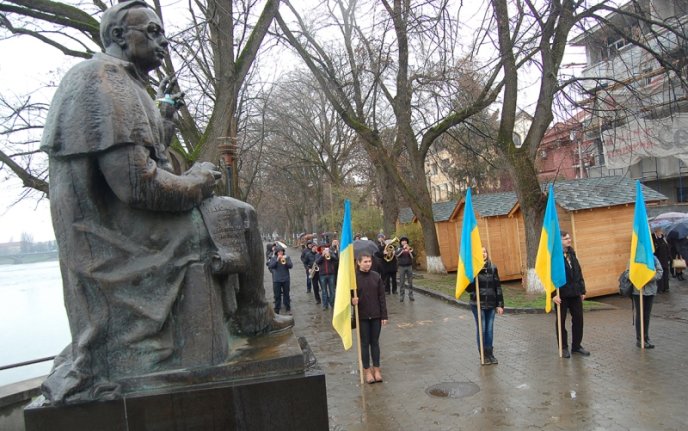 В Ужгороді вшанували 77-у річницю Незалежності Карпатської України – 03