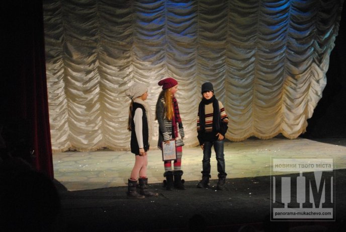В Мукачеві відбулась новорічна вистава (ФОТО) – 08