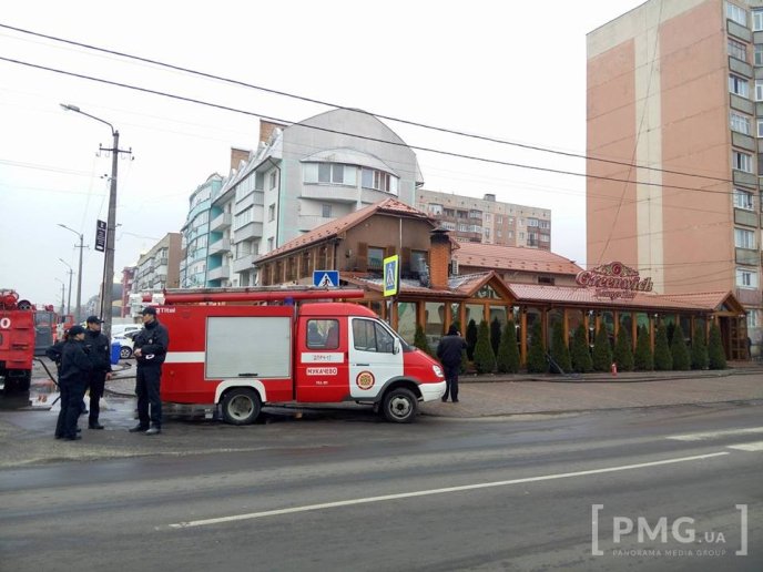 У Мукачеві горить ресторан "Грінвіч" – 01