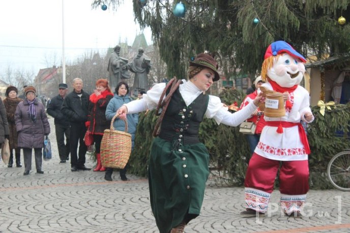 У Мукачеві урочисто відкрили фестиваль "Червене вино – 2016" – 17