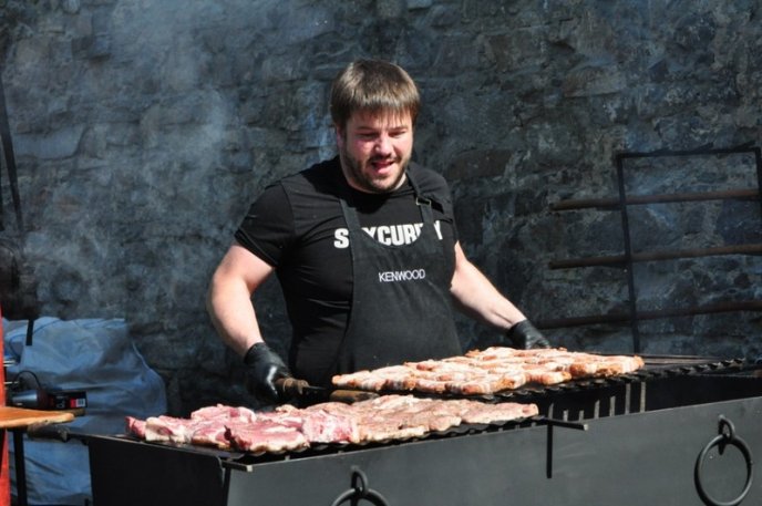 Сьогодні в Ужгороді розпочався дводенний фестиваль «Sakura Wine» – 12