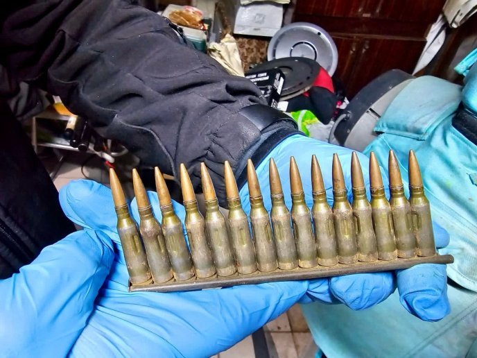 Заробляли більше 300 000 гривень в місяць: на Закарпатті затримали п’ятьох наркоторговців – 04 Заробляли більше 300 000 гривень в місяць: на Закарпатті затримали п’ятьох наркоторговців – 04