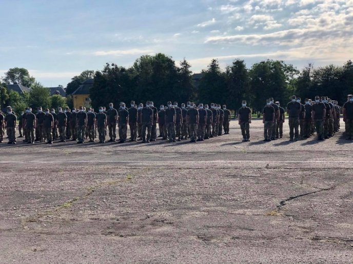 У Мукачеві зустріли військовослужбовців 128 бригади – 06 У Мукачеві зустріли військовослужбовців 128 бригади – 06