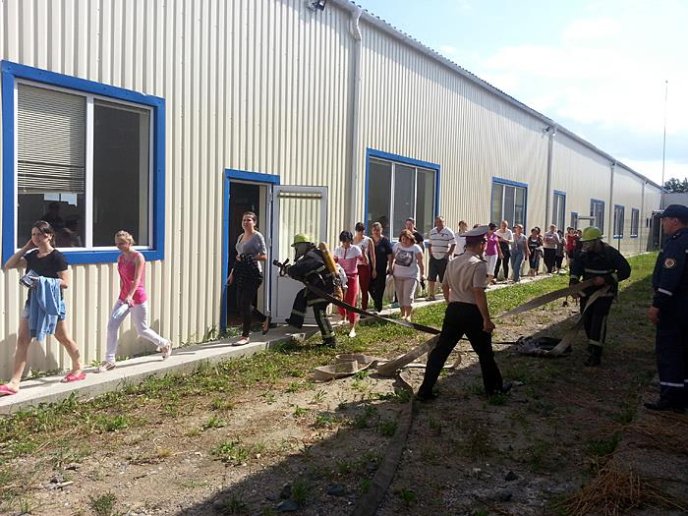 Іршавські вогнеборці відпрацювали навички гасіння пожежі на підприємстві – 02 Іршавські вогнеборці відпрацювали навички гасіння пожежі на підприємстві – 02