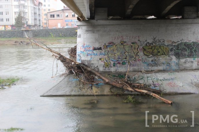 Велика Латориця залишила по собі купу сміття – 08