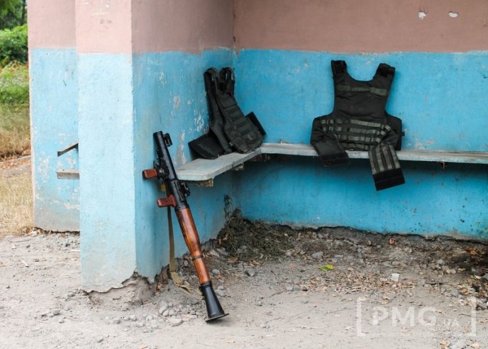 Поблизу Мукачева продовжують працювати тимчасові блокпости військових – 08