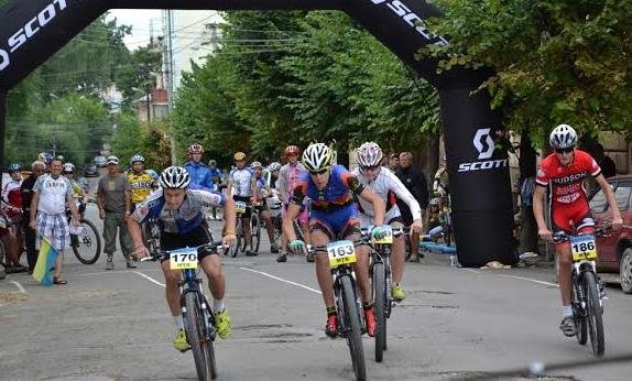 У Чернівцях двоє закарпатців успішно виступили на Чемпіонаті України з маунтенбайку – 01