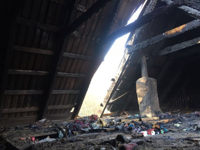 Під час пожежі на Закарпатті врятували шістьох дітей – 02 Під час пожежі на Закарпатті врятували шістьох дітей – 02