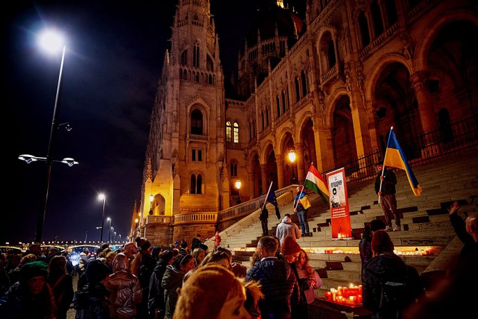 Будапештський парламент вимкнув освітлення в пам’ять жертв Голодоморів – 02