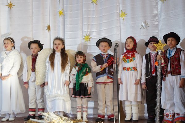 Діти з сіл Тереблянської долини колядували у Буштині – 10 Діти з сіл Тереблянської долини колядували у Буштині – 10