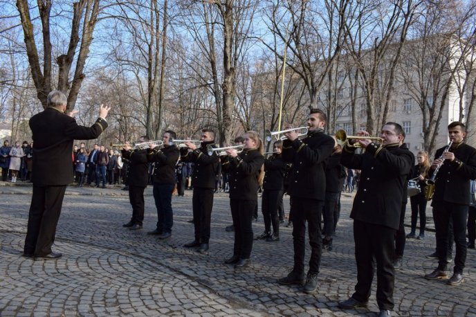 В Ужгороді вшанували подвиг учасників Революції Гідності – 02