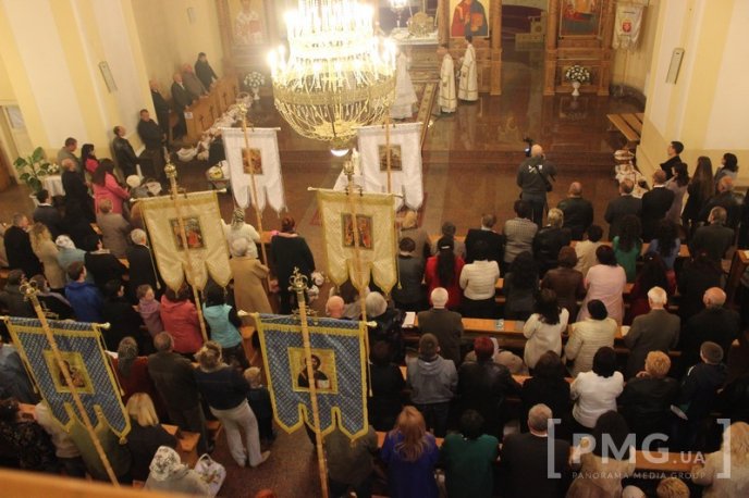 Православні та греко-католики Мукачева відзначають Воскресіння Христове – 09 Православні та греко-католики Мукачева відзначають Воскресіння Христове – 09