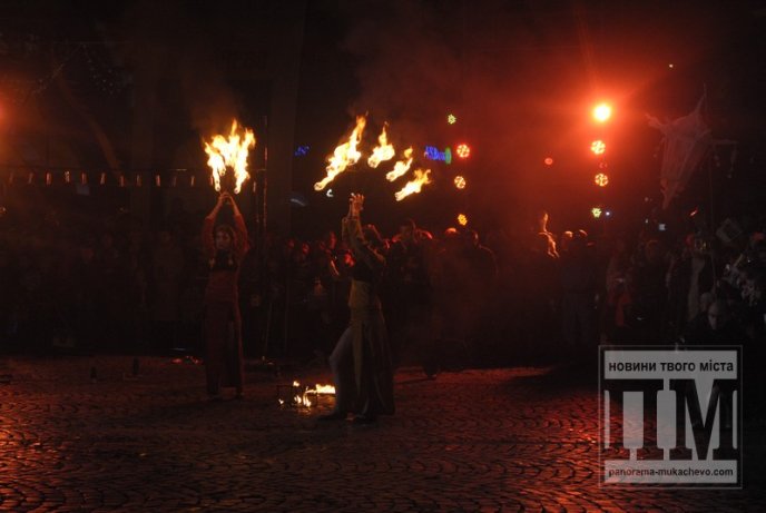 У Мукачеві відзначили День святого Мартина яскравим вогняним шоу (ФОТОРЕПОРТАЖ) – 30