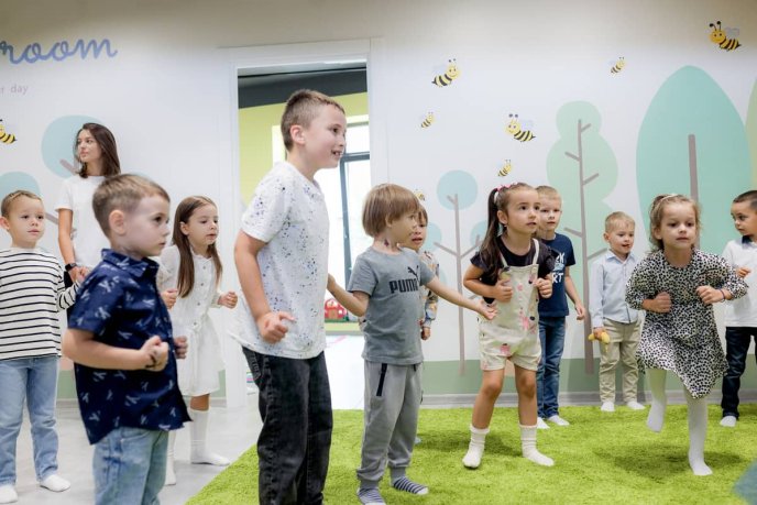 Діти в захваті, батьки — задоволені: як у Мукачеві діє студія сучасних методів навчання «Bee Yourself» – 19