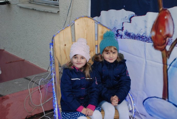 Головну новорічну ялинку району запалили в Іршаві – 08