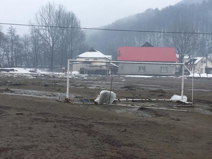 У селі Бронька, що на Іршавщині, вода зруйнувала будинки та засипала брилами городи – 10