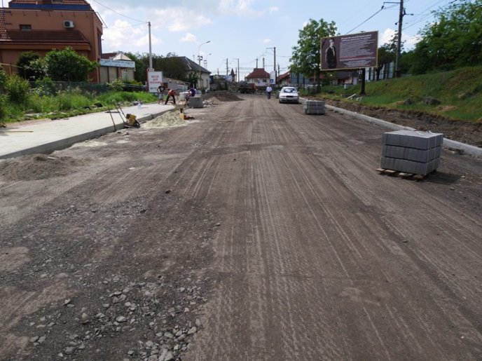 На вулиці Антонівській в Ужгороді триває капітальний ремонт – 04