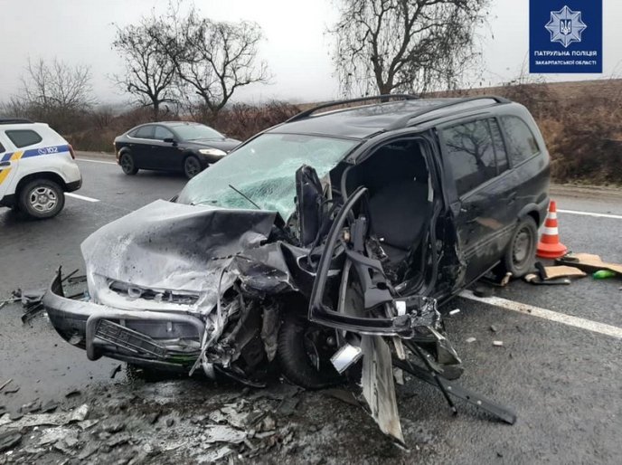 Виїхав на зустрічну смугу і зіткнувся із авто Skoda: подробиці ранкової ДТП – 02 Виїхав на зустрічну смугу і зіткнувся із авто Skoda: подробиці ранкової ДТП – 02