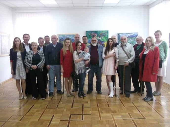 До Дня матері у Хусті відкрилась святкова виставка робіт художників – 03