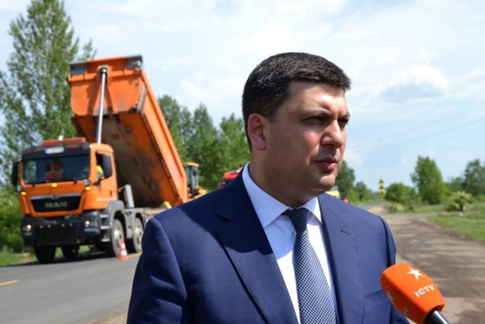 Володимир Гройсман особисто проінспектував розбудову однієї з ключових автодоріг Закарпаття – 10