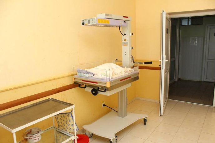 У Мукачеві пологове та неонатологічне відділення лікарні отримали нове обладнання – 09