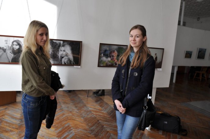 У Мукачеві відкрилась виставка студентів Закарпатського художнього інституту (ФОТОРЕПОРТАЖ) – 10