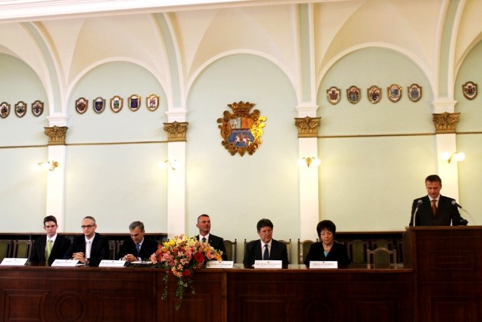 Керівництво Закарпаття підписало угоду з 10-ма регіонами Угорщини, Румунії та Сербії – 05