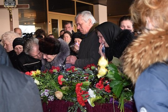 Ужгородці прощаються із загиблим майором АТО Віталієм Постолакі (ФОТО) – 04