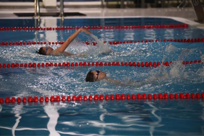 У Мукачеві провели перші у 2022 році змагання з плавання – 01 У Мукачеві провели перші у 2022 році змагання з плавання – 01