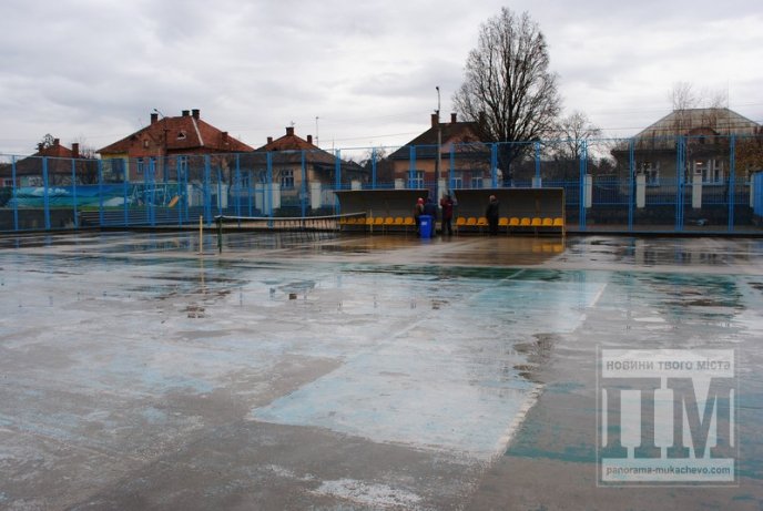 Вслід за Ужгородом льодову ковзанку відкриють і в Мукачеві (ФОТОФАКТ) – 05