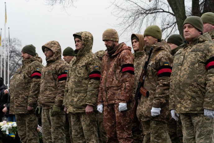 В Ужгороді поховали військового, який загинув місяць тому – 02 В Ужгороді поховали військового, який загинув місяць тому – 02