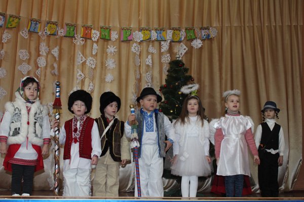 У Дубовому фестиваль «Вифлеємська зіронька» зібрав юних колядників   – 03