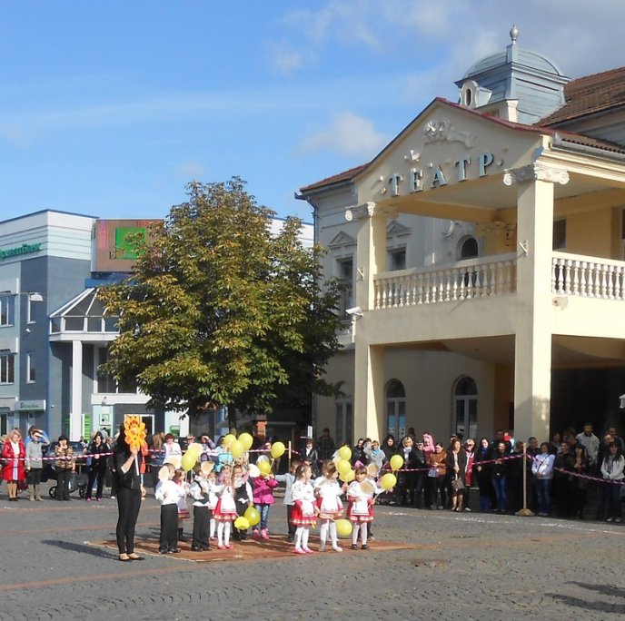 Всеукраїнський День дошкілля у Мукачеві відсвяткували парадом (ФОТО) – 02 Всеукраїнський День дошкілля у Мукачеві відсвяткували парадом (ФОТО) – 02