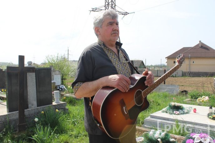 На Мукачівщині освятили пам’ятний знак бійцю АТО Олегу "Скіфу" Сидору – 15