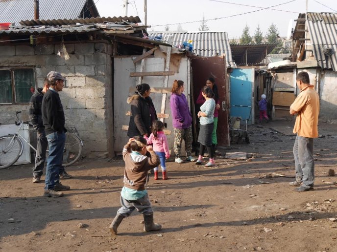 Представники ужгородської влади завітали у ромське поселення міста – 12