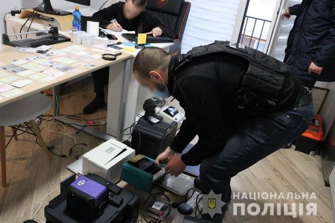 Масштабне викриття на Закарпатті: поліція розповіла подробиці – 02