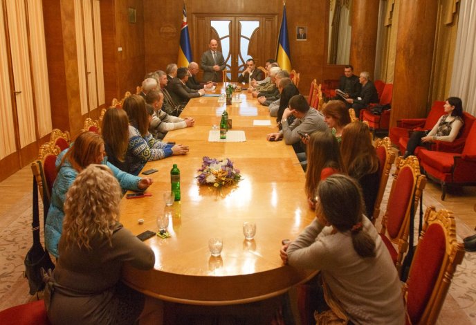 Закарпатські волонтери отримали від керівництва області дизельний генератор (ФОТО) – 08